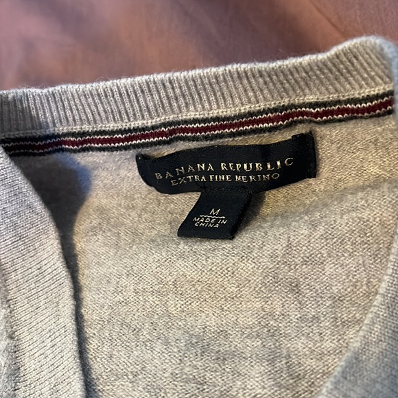 Banana Republic - Merino Wool - Gray Sweater - Size XS - Picture 2 of 2